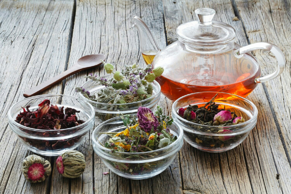 Infusi ideali per restare leggeri durante le feste natalizie, perfetti per depurare con gusto